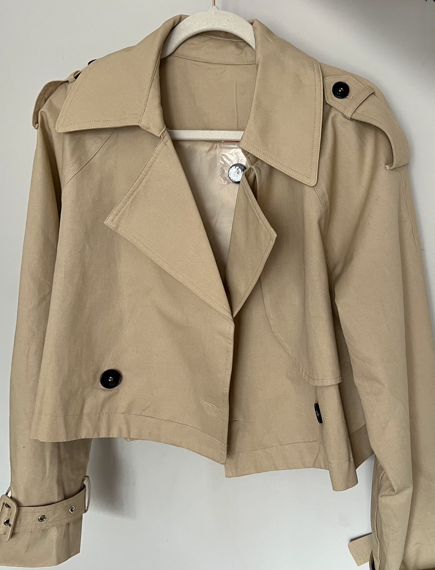 Minimalist Crop Trench